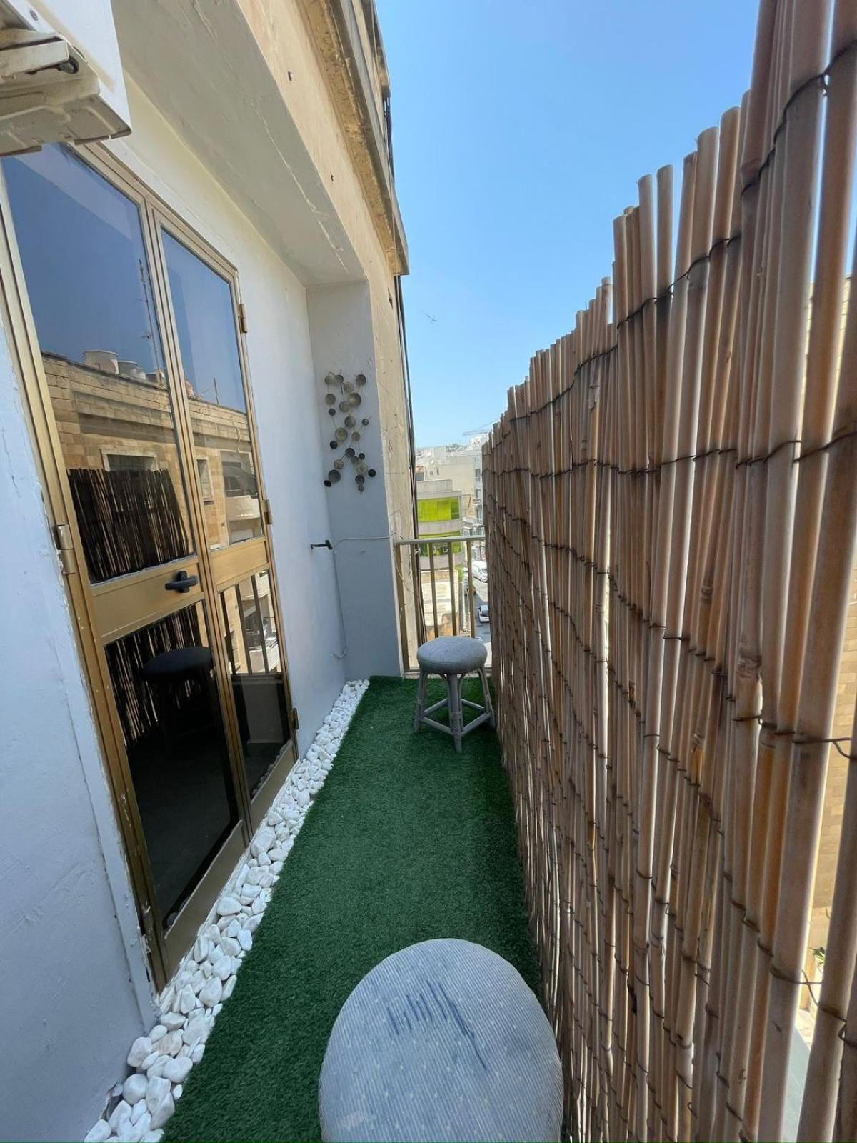 Industrial Cozy Retreat Gzira Apartment Ngoại thất bức ảnh